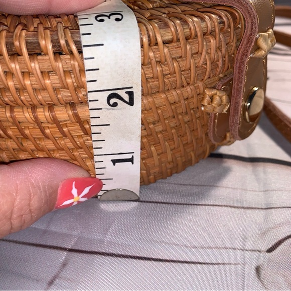 Urban Outfitters Circle Straw Crossbody Bag - Picture 12 of 13